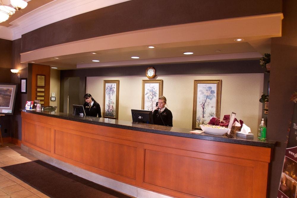The Glenmore Inn & Convention Centre YYC 외부 사진
